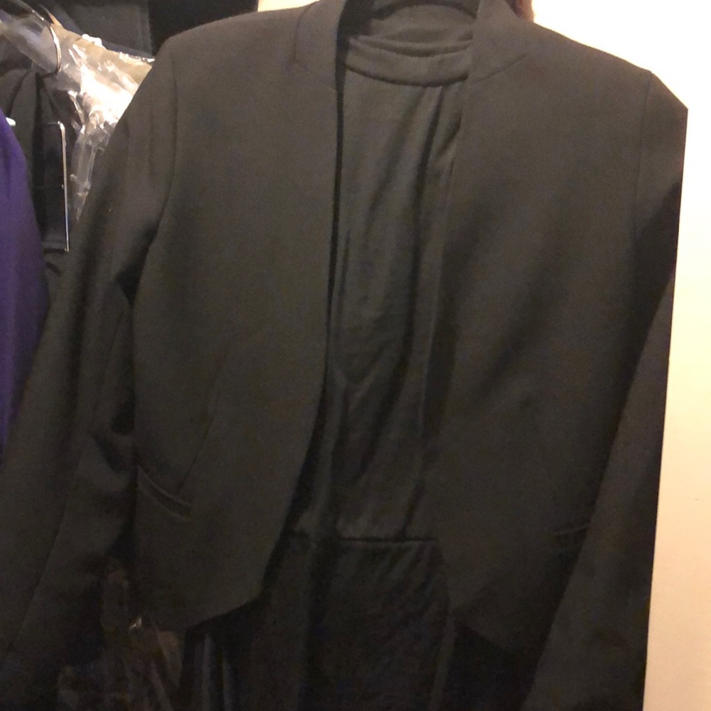 $14 Black crop blazer sz small